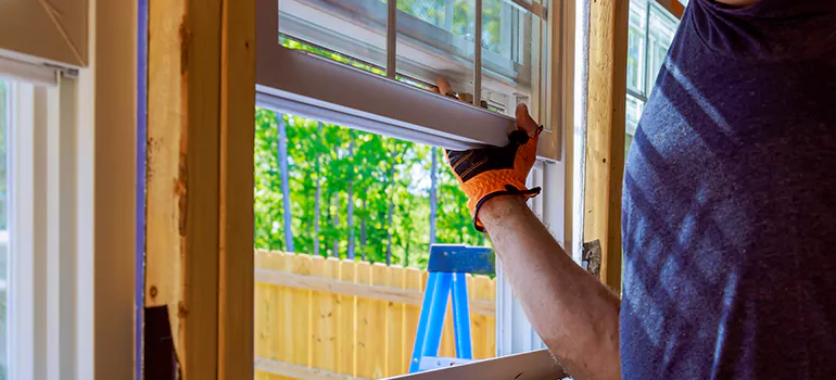 >Bay Window Curtain Rail Track in Gloucester, Ontario